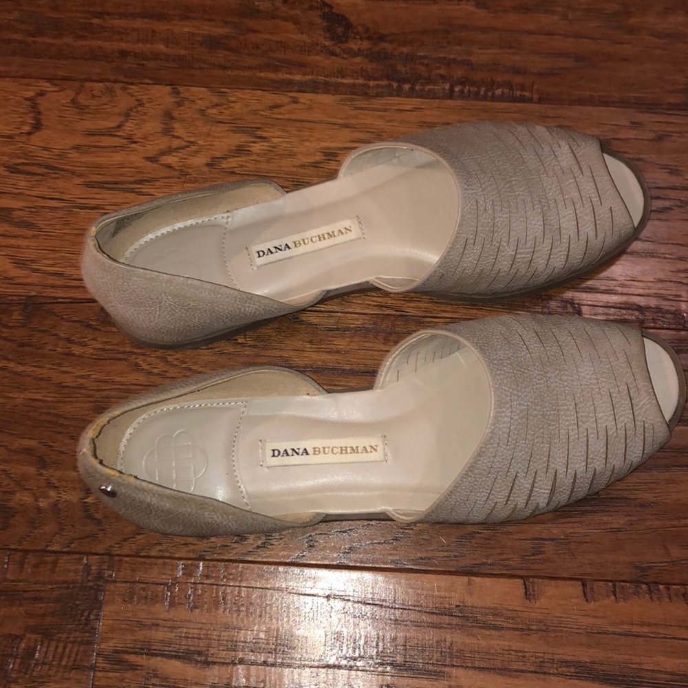 Dana Buchman taupe sandals